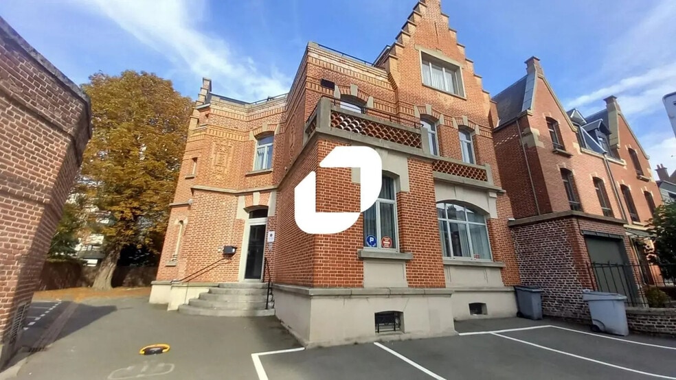 Bureau dans La Madeleine à louer - Photo de l’immeuble – Image 1 sur 13