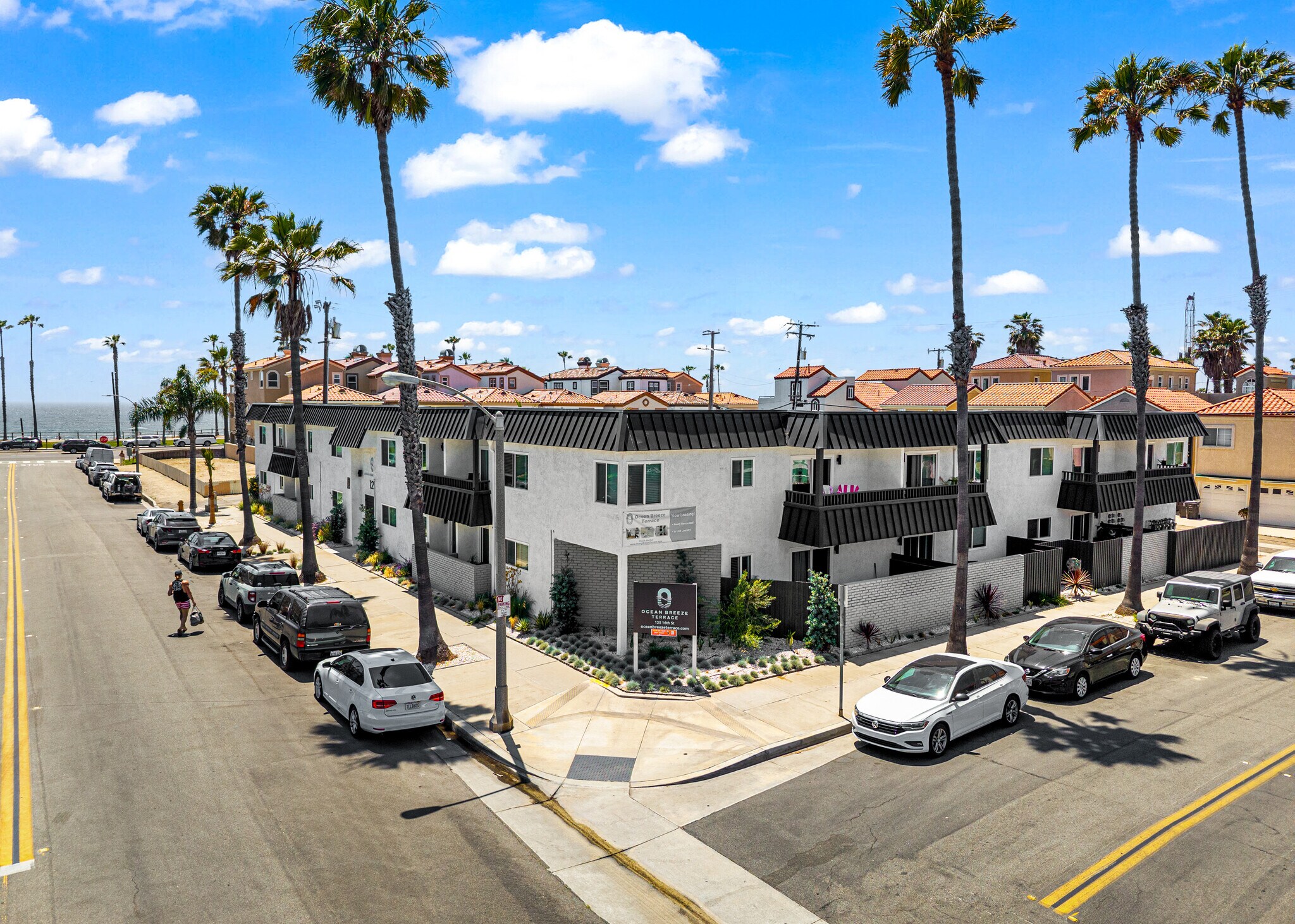 125 16th St, Huntington Beach, CA à vendre Photo de l’immeuble– Image 1 sur 11