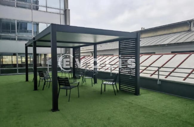 Plus de détails pour 31-39 Rue Du Gouverneur Général Eboué, Issy-les-Moulineaux - Bureau à vendre