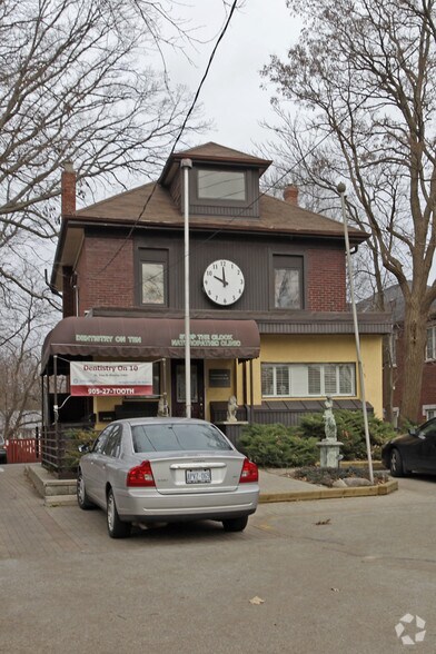 1553 Hurontario St, Mississauga, ON à louer - Photo de l’immeuble – Image 2 sur 2