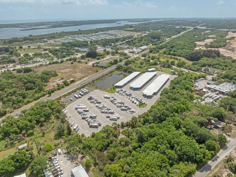 5300 85th St, Vero Beach, FL à vendre - Photo principale – Image 1 sur 11