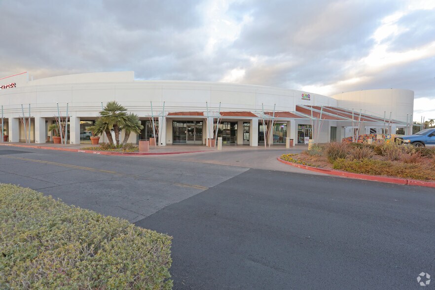 4300 E Sunset Rd, Henderson, NV à louer - Photo de l’immeuble – Image 2 sur 9