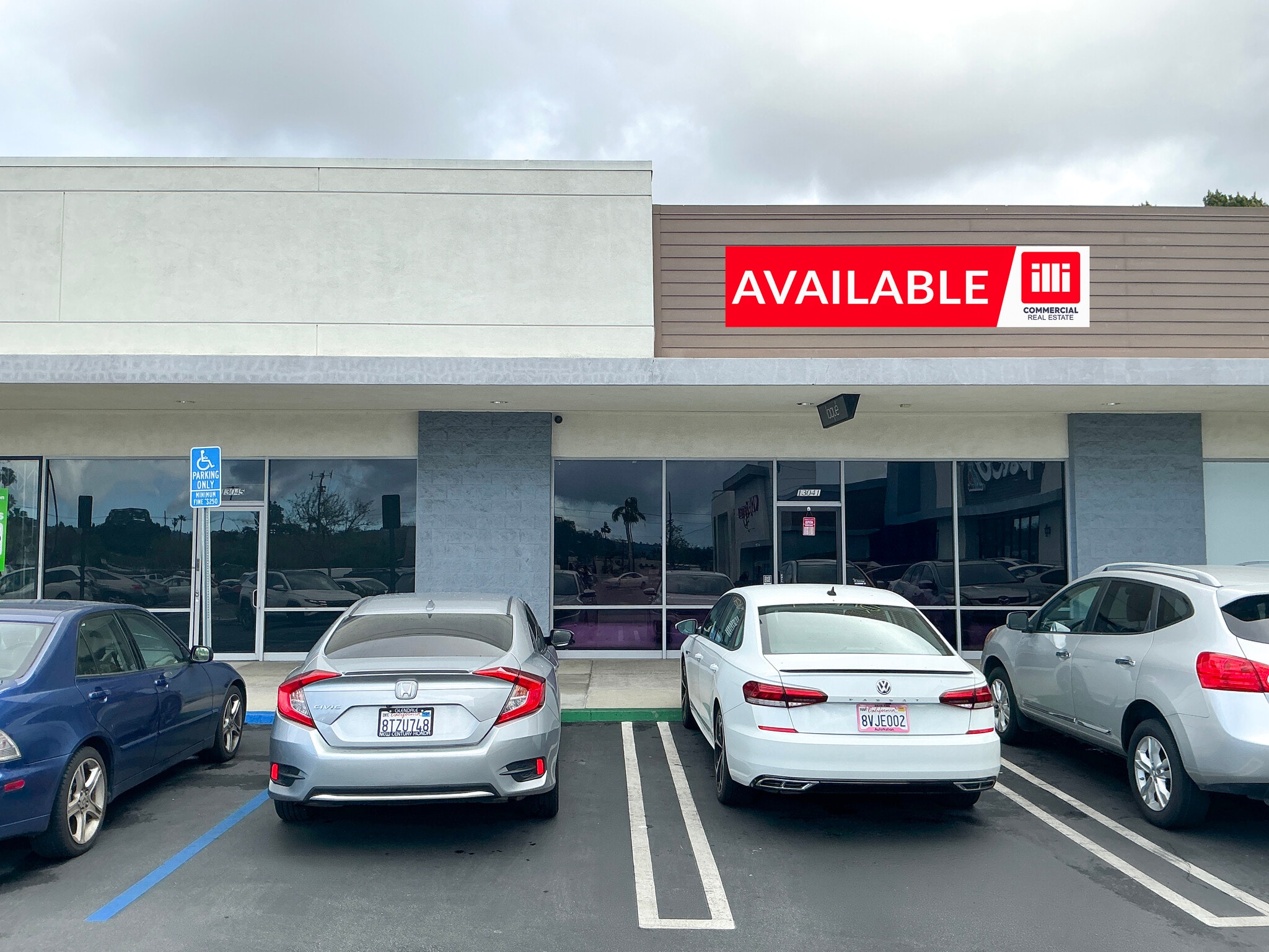 13005-13075 Victory Blvd, North Hollywood, CA à louer Photo intérieure– Image 1 sur 1