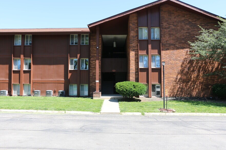4443-4445 Mobile Dr, Columbus, OH à vendre - Photo de l’immeuble – Image 3 sur 12