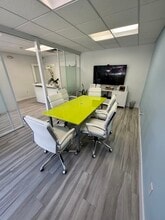 2330 NW 102nd Ave, Doral, FL à louer Photo intérieure– Image 2 sur 17