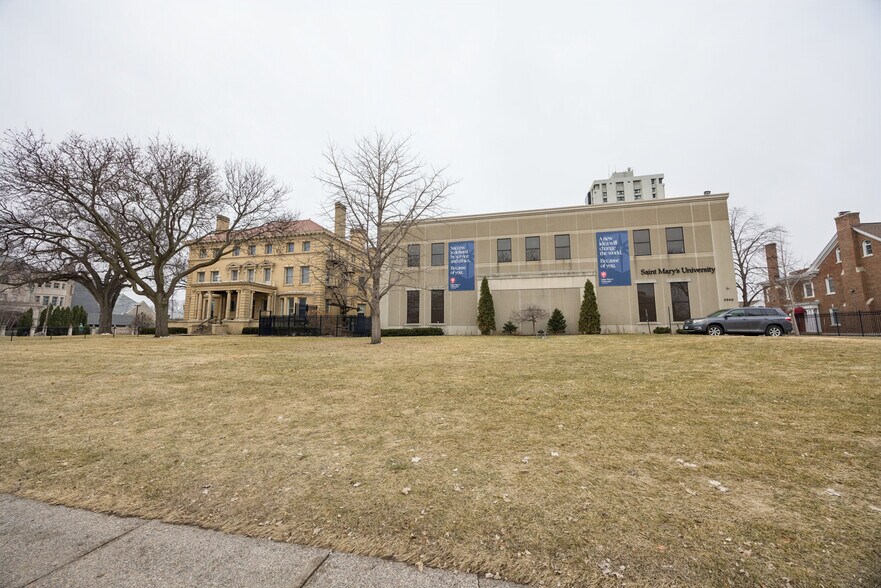 2540 Park Ave, Minneapolis, MN à vendre - Photo de l’immeuble – Image 1 sur 24