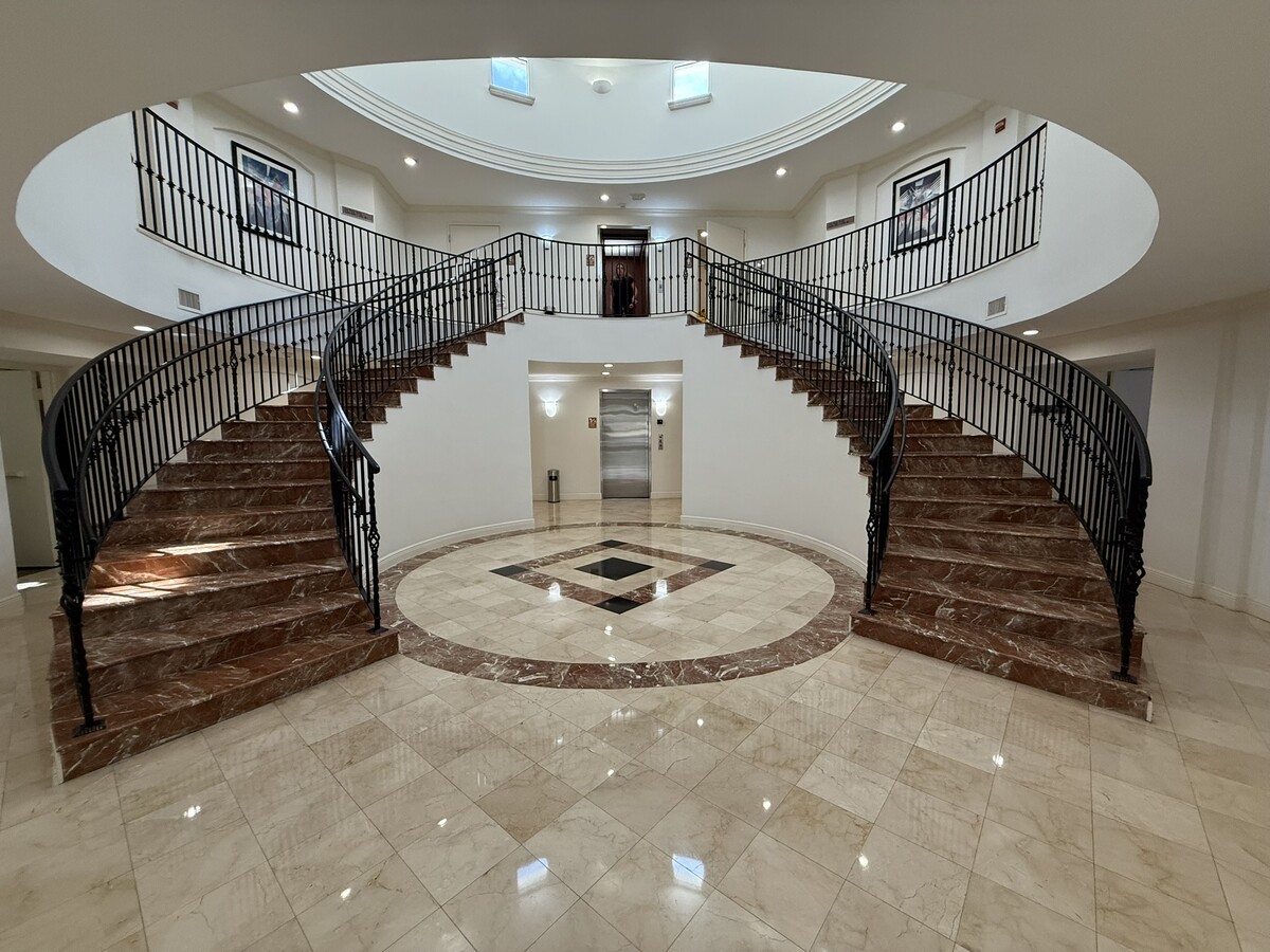 7765 SW 87th Ave, Miami, FL 33173 - Lot 101 -  - Hall d’entrée - Image 1 of 13