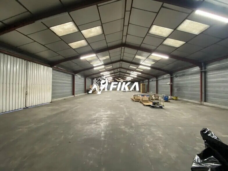 Local d'activités dans Pins-Justaret à vendre - Photo de l’immeuble – Image 3 sur 5