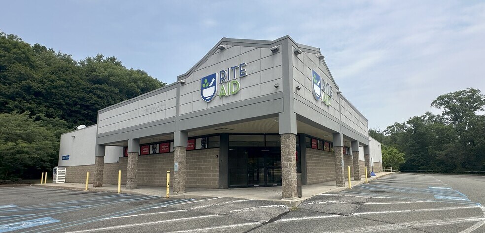 701 Route 211 E, Middletown, NY à louer - Photo de l’immeuble – Image 3 sur 4