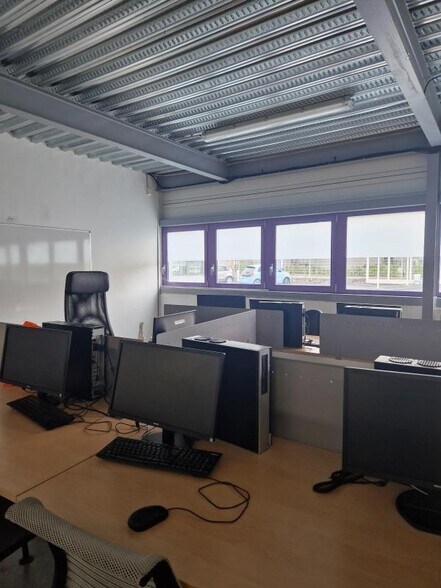 Bureau dans Taverny à louer - Photo de l’immeuble – Image 3 sur 13