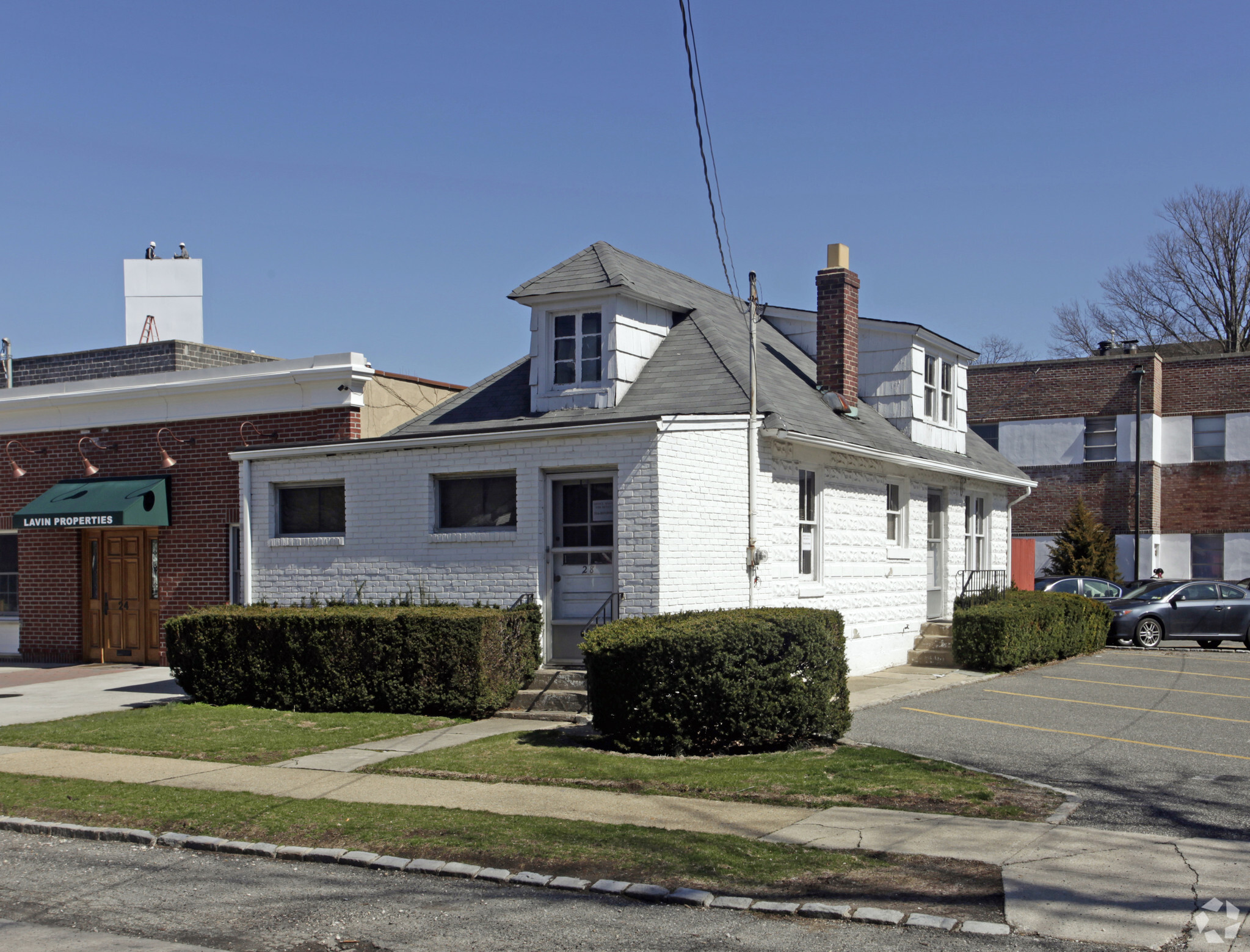 28 Locust St, Manhasset, NY à vendre Photo principale– Image 1 sur 8