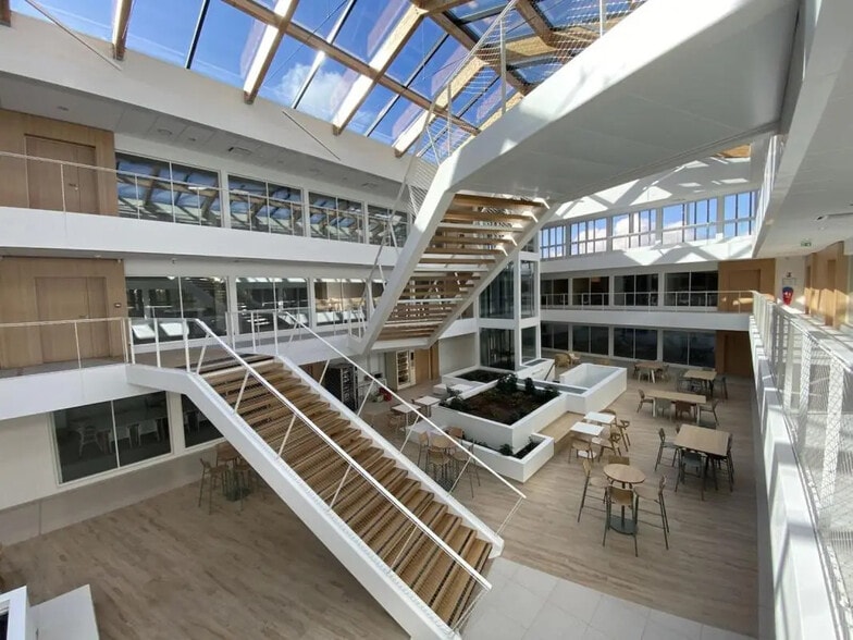 Bureau dans Rouen à louer - Photo de l’immeuble – Image 3 sur 5