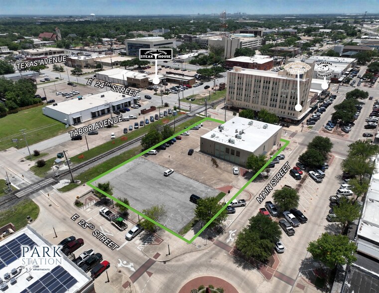 301 N Main St, Bryan, TX à louer - Photo de l’immeuble – Image 1 sur 33