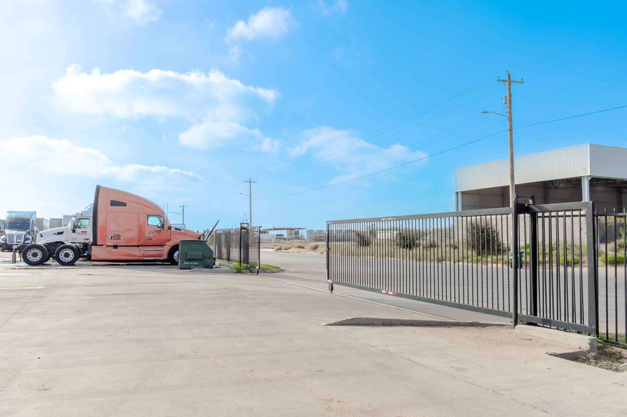 119 North America Rd, Laredo, TX à vendre Photo de l’immeuble– Image 1 sur 28