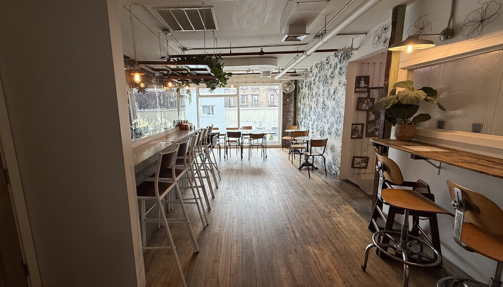 80 Kent St, Brooklyn, NY à louer - Photo de l’immeuble – Image 3 sur 8