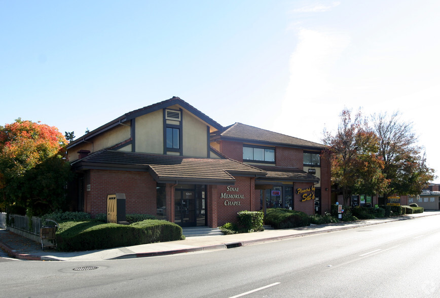777 Woodside Rd, Redwood City, CA à louer - Photo de l’immeuble – Image 2 sur 3