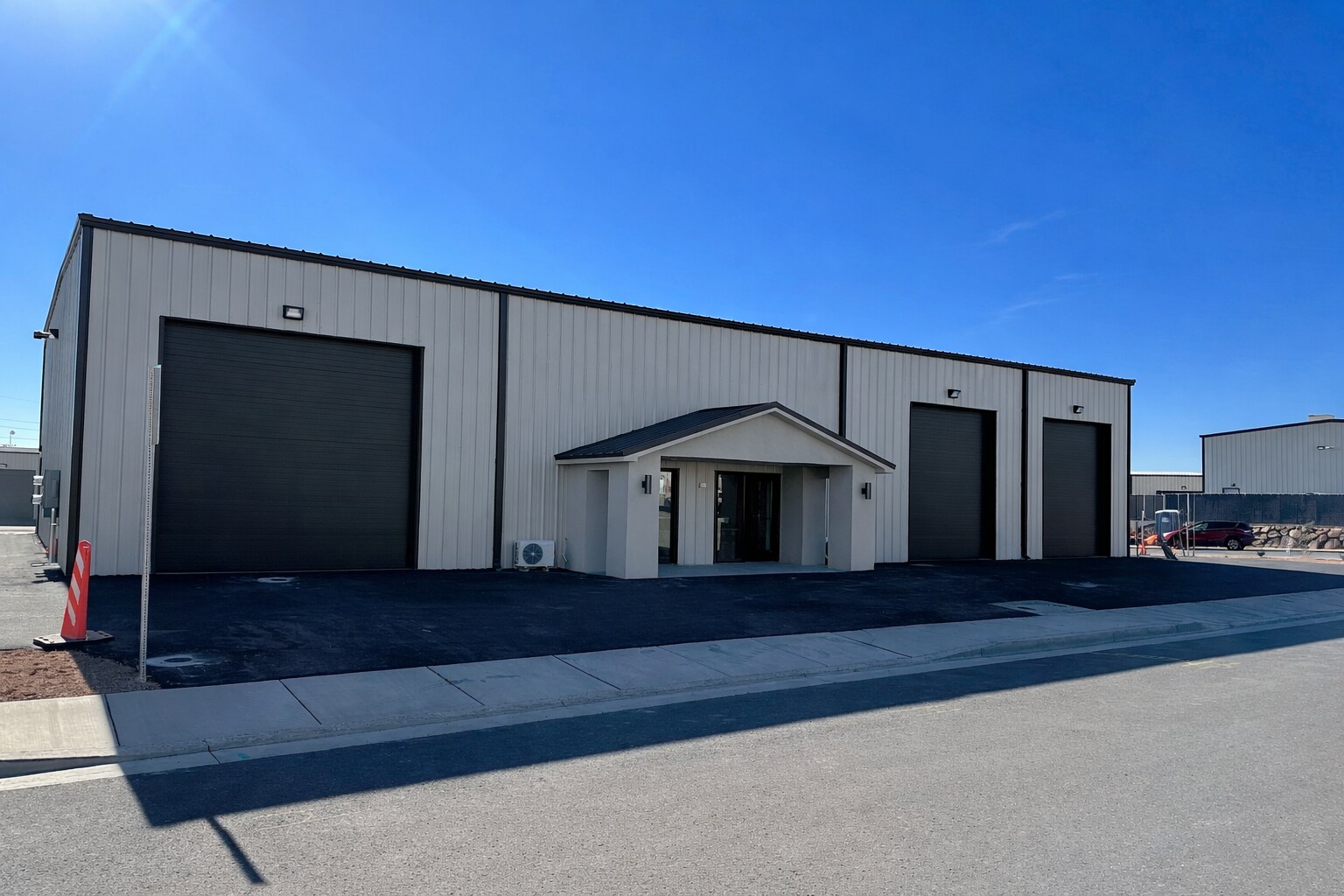 Desert Forge Industrial Investment portefeuille de 2 biens à vendre sur LoopNet.fr Photo de l’immeuble– Image 1 sur 3