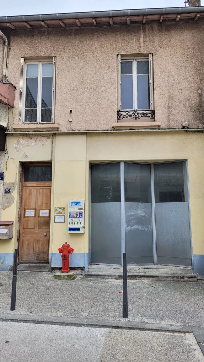 Plus de détails pour Local commercial à louer