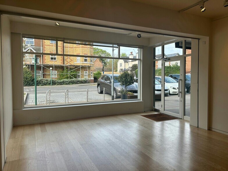 53-79 Chobham Rd, Sunninghill à louer - Photo de l’immeuble – Image 2 sur 19