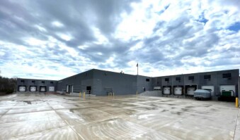 8372 N Steven Rd, Milwaukee, WI à louer - Photo de l’immeuble – Image 2 sur 5