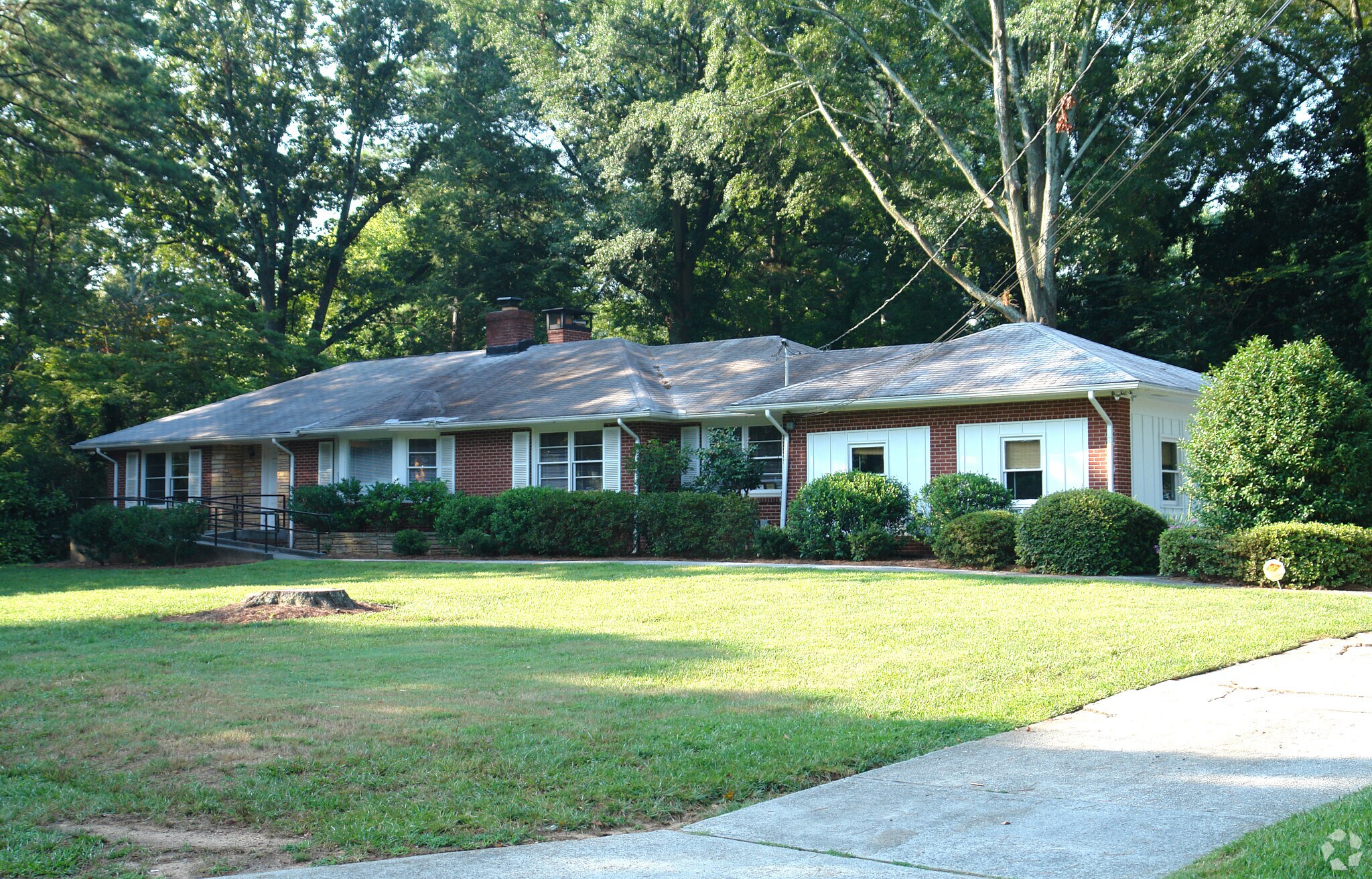 339 Johnson Ferry Rd NE, Atlanta, GA à louer Photo principale– Image 1 sur 6