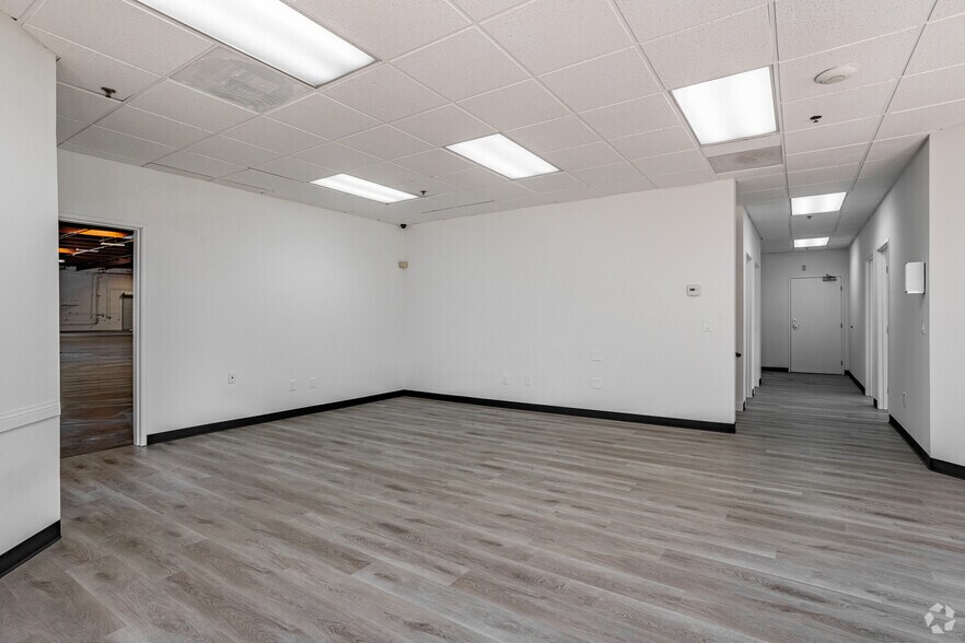 1141 California Ave, Corona, CA à vendre - Photo intérieure – Image 3 sur 49