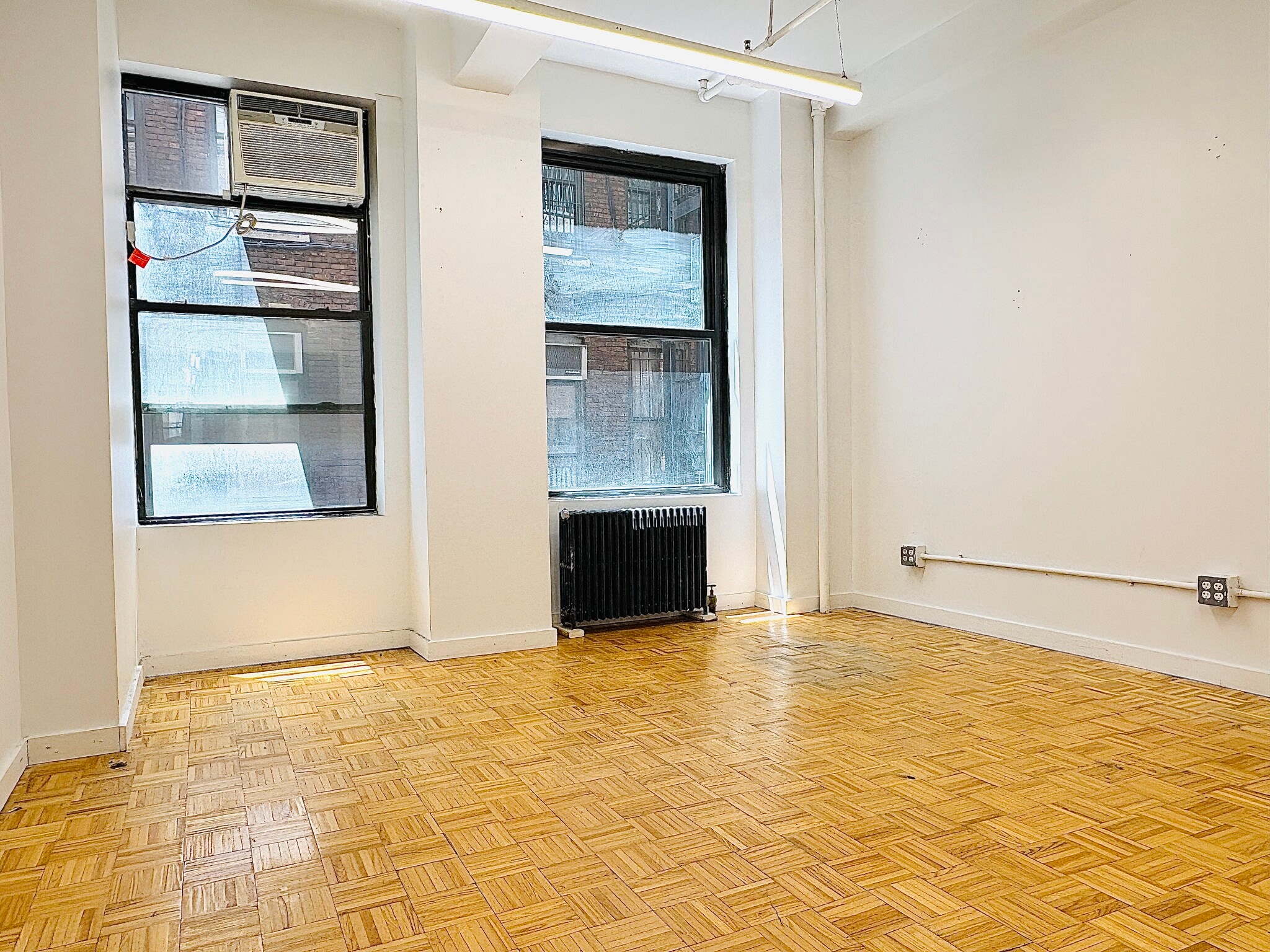 252 W 38th St, New York, NY à louer Photo intérieure– Image 1 sur 5