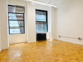 252 W 38th St, New York, NY à louer Photo intérieure– Image 1 sur 5