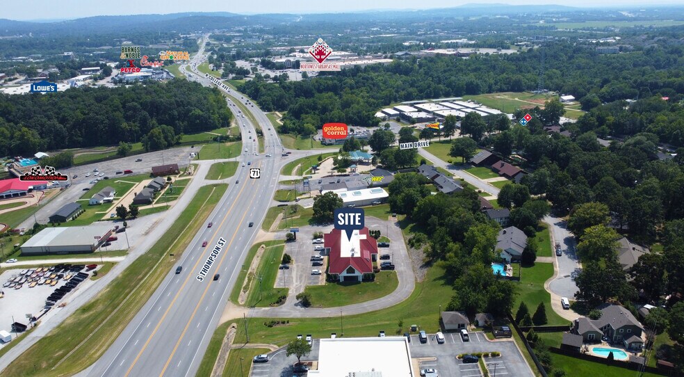 5106 S Thompson St, Springdale, AR à louer - Photo de l’immeuble – Image 3 sur 12