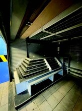 74th St, Broadway & Roosevelt Ave, Jackson Heights, NY à louer Photo intérieure– Image 2 sur 3