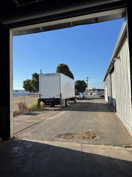 496 Hester St, San Leandro, CA à vendre - Photo de l’immeuble – Image 3 sur 6