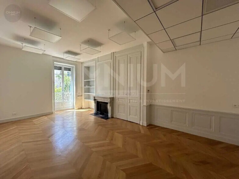 Bureau dans Lyon à louer - Photo de l’immeuble – Image 3 sur 9