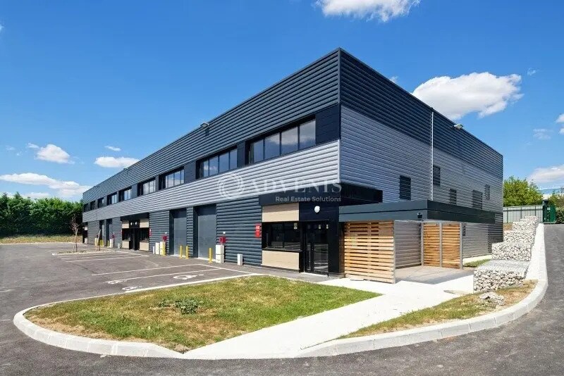 Local d’activités dans Aulnay-sous-Bois à louer - Photo de l’immeuble – Image 1 sur 8