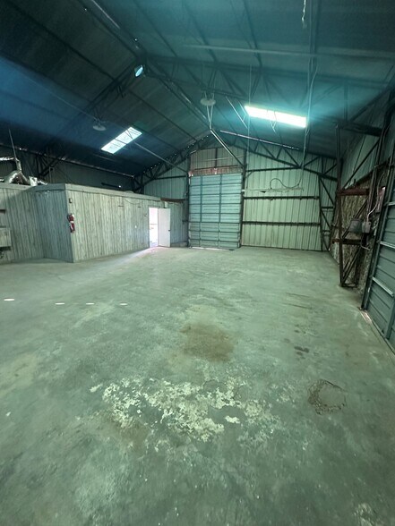 5711-5713 Hart St, Fort Worth, TX à louer - Photo de l’immeuble – Image 3 sur 5