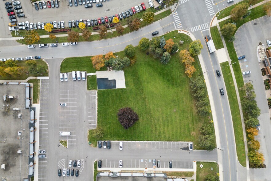 21 Van Kirk dr, Brampton, ON à vendre - Photo de l’immeuble – Image 3 sur 3