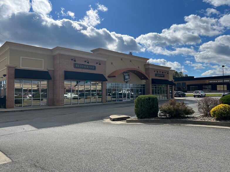 139 Conference Center Way, Bridgeport, WV à louer - Photo de l’immeuble – Image 2 sur 21