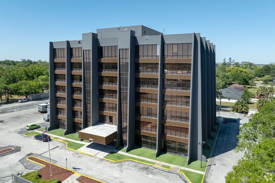 900 N University Blvd, Jacksonville, FL à louer - Photo de l’immeuble – Image 2 sur 28
