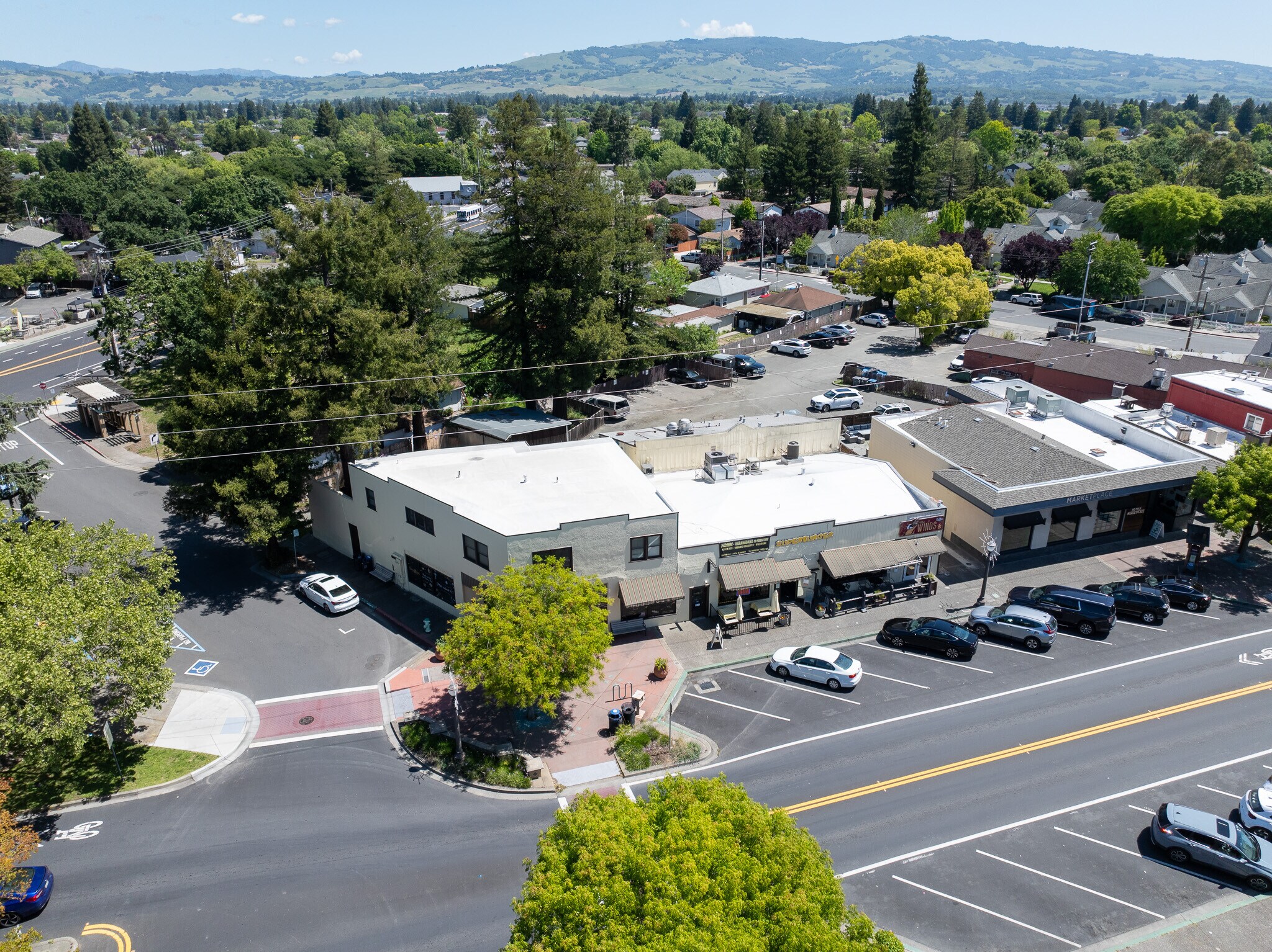 8200 La Plaza, Cotati, CA à vendre Photo de l’immeuble– Image 1 sur 21