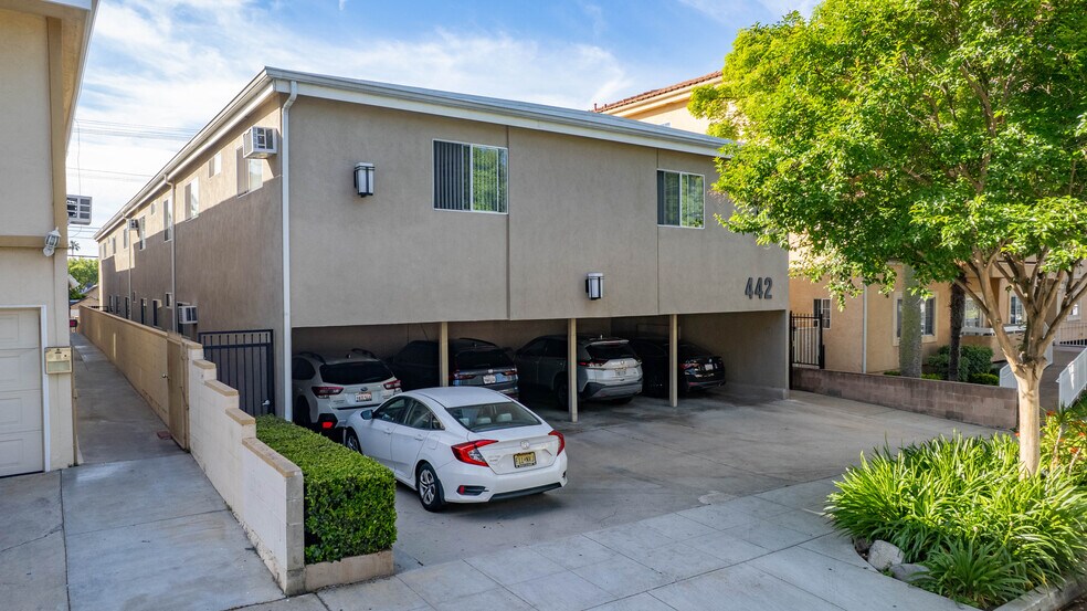 442 E Santa Anita Ave, Burbank, CA à vendre - Photo de l’immeuble – Image 2 sur 34