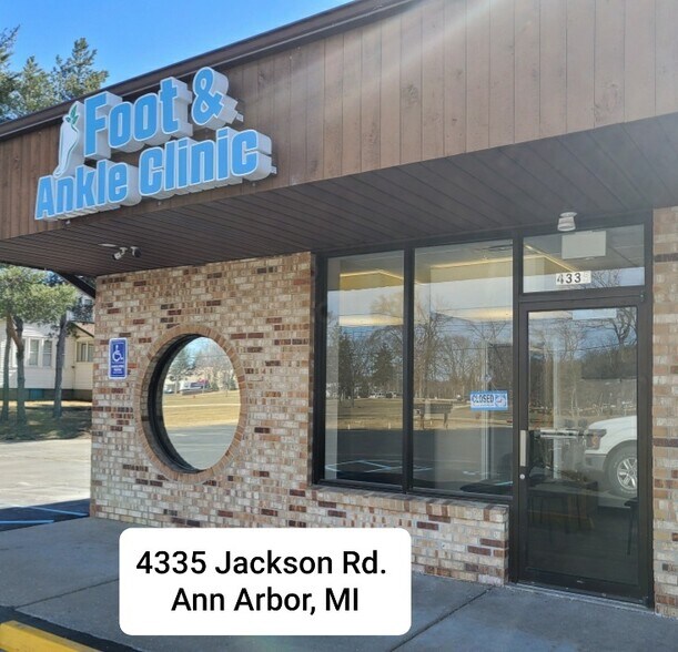 4335-4395 Jackson Rd, Ann Arbor, MI à louer - Photo de l’immeuble – Image 3 sur 4