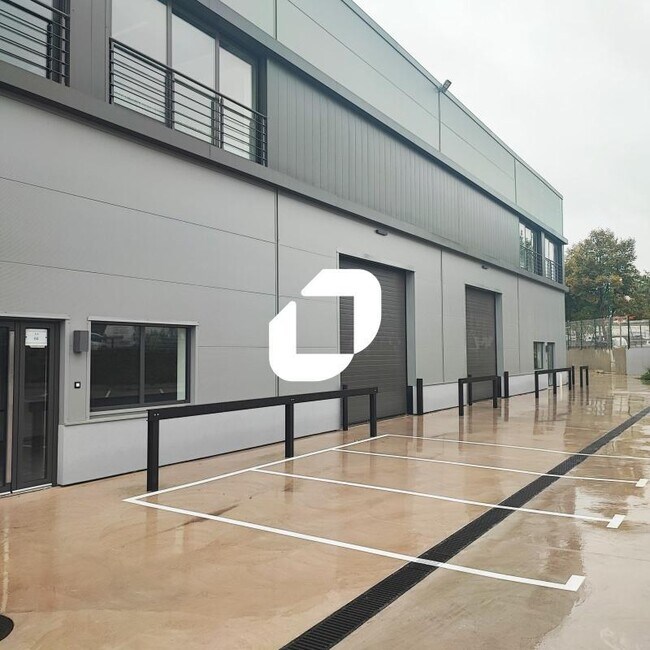 Plus de détails pour 12-24 Allée De Dublin, Les Pavillons-sous-Bois - Local d'activités à louer
