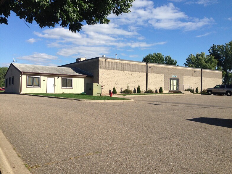 12401 Washburn Ave S, Burnsville, MN à vendre - Photo de l’immeuble – Image 3 sur 4