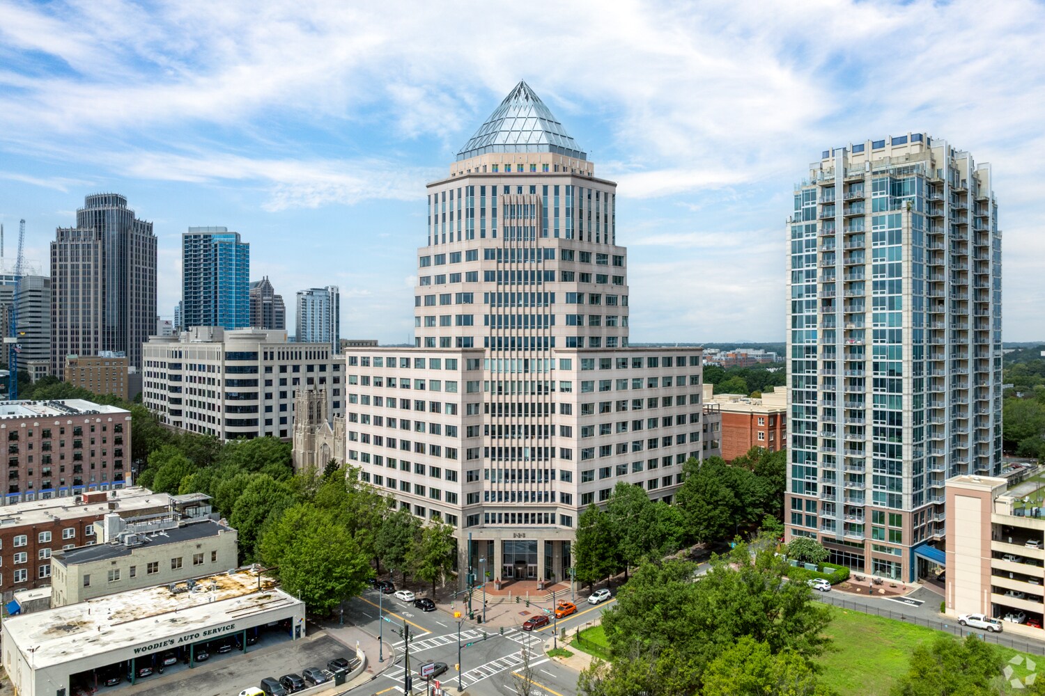 525 N Tryon St, Charlotte, NC à louer Photo de l’immeuble– Image 1 sur 24