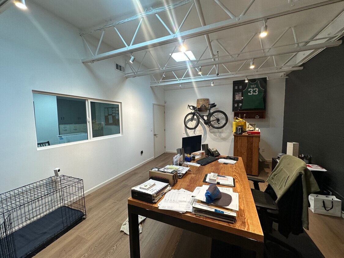3014-3018 N Coolidge Ave, Los Angeles, CA à louer Photo de l’immeuble– Image 1 sur 7
