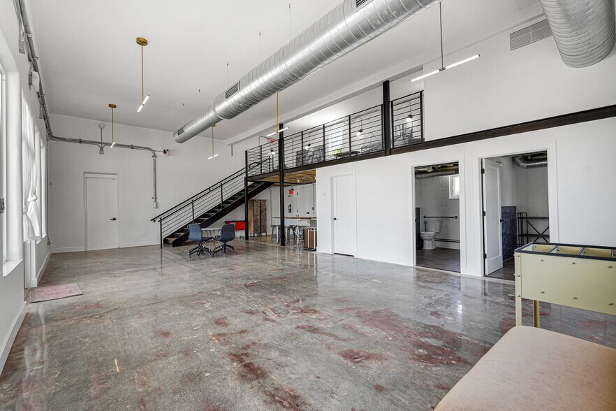 798 NW 62nd St, Miami, FL à louer - Photo de l’immeuble – Image 2 sur 10