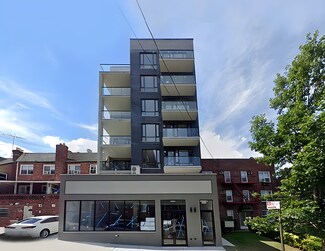 Plus de détails pour 6414 Wetherole St, Rego Park, NY - Logement à vendre