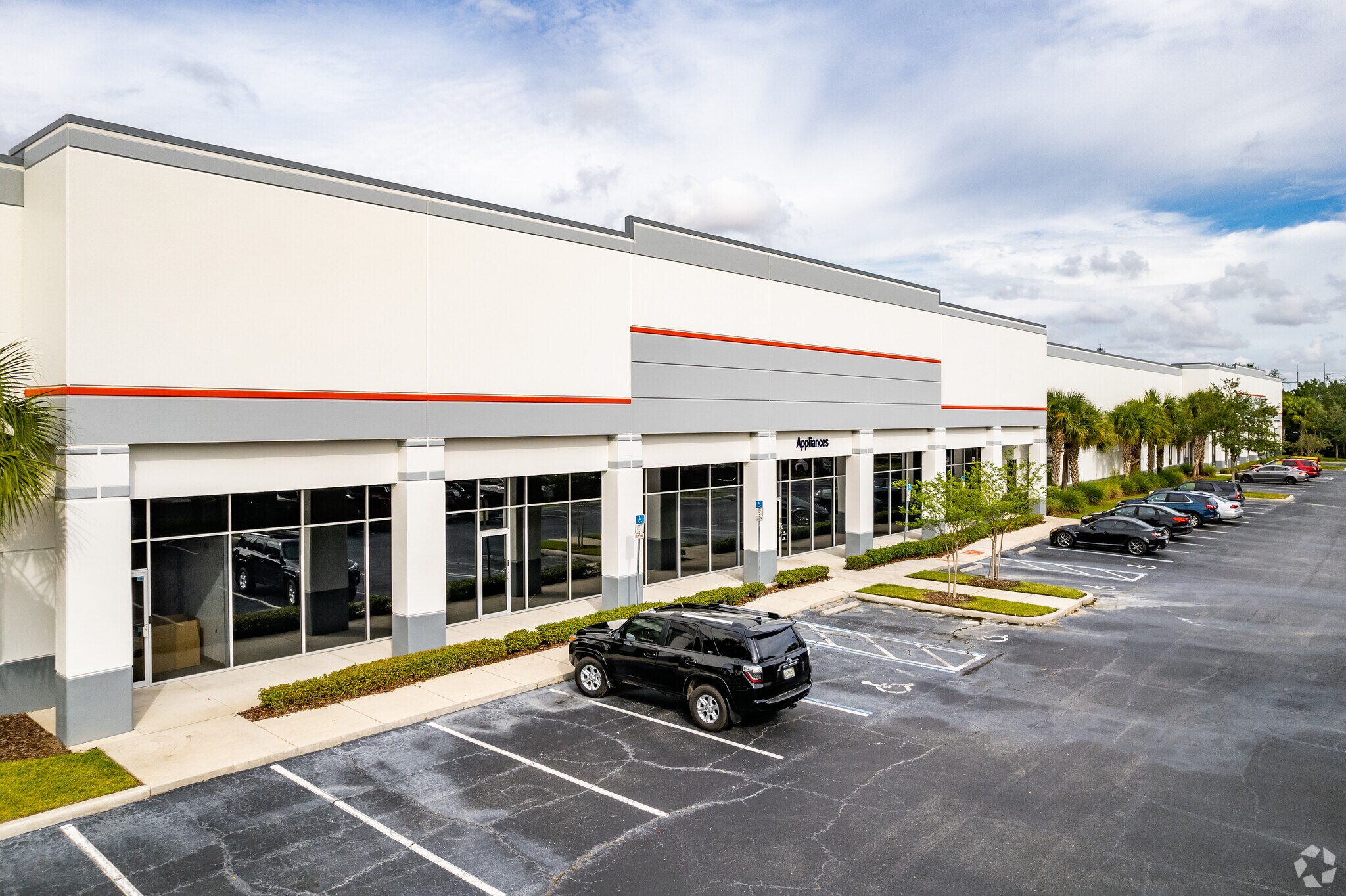 7320 Kingspointe Pky, Orlando, FL à louer Photo principale– Image 1 sur 7