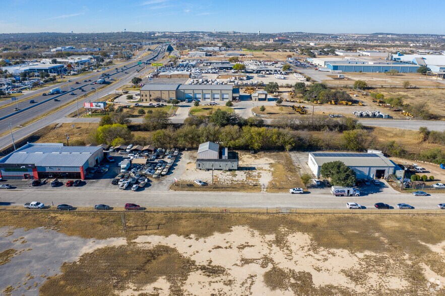 16713 Pawlin Dr, Selma, TX à louer - Photo de l’immeuble – Image 2 sur 4