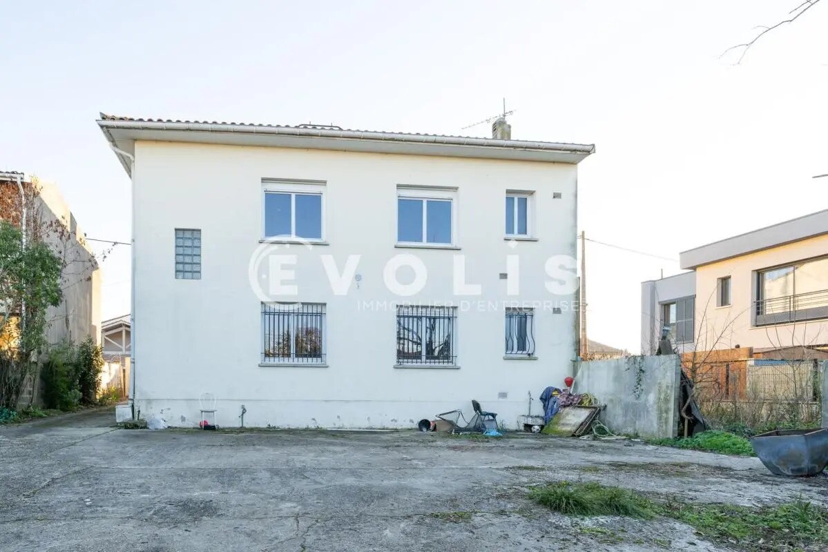 Bureau dans Le Bouscat à vendre Photo de l’immeuble– Image 1 sur 5