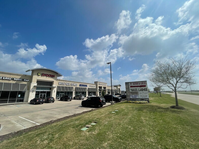 7417 W Grand Pky S, Richmond, TX à louer - Photo de l’immeuble – Image 2 sur 8